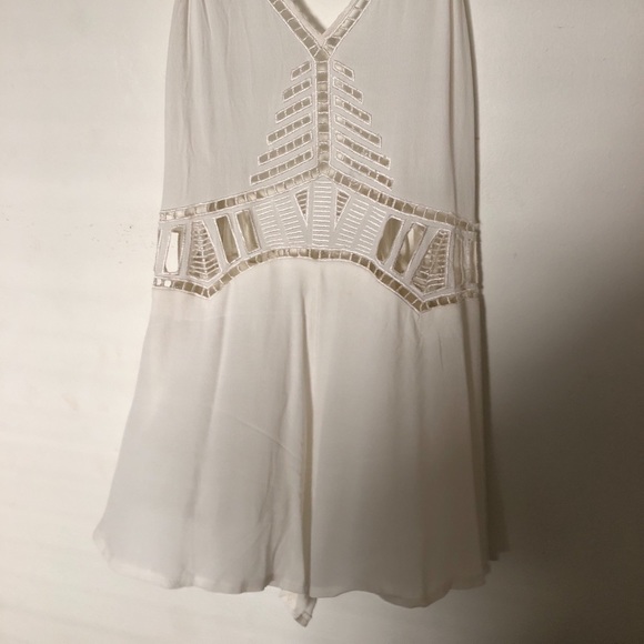 Princess Polly Cutout White Flowy Romper - Picture 5 of 8